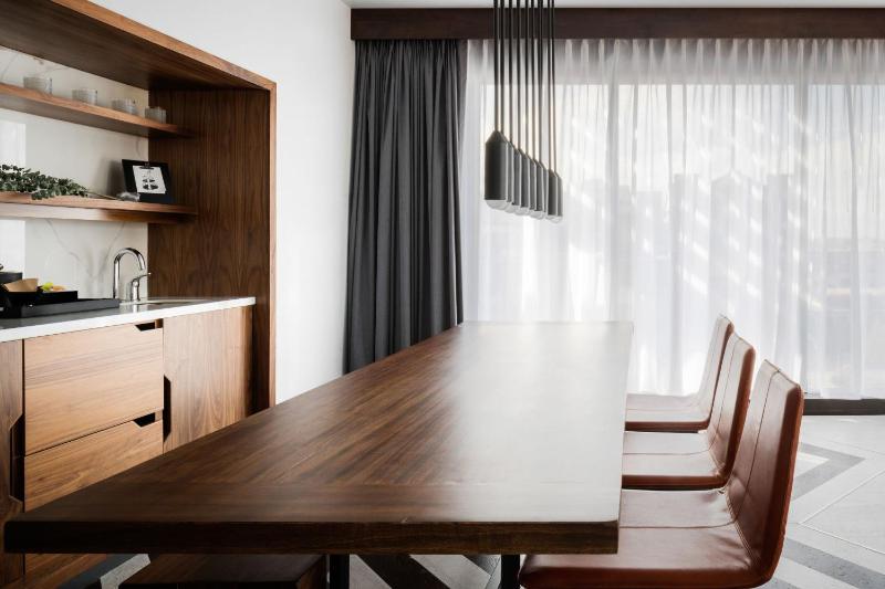 King Suite image 2