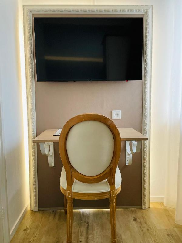 Standard Single Room image 4