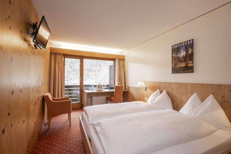 Double Room with Mountain View image 4