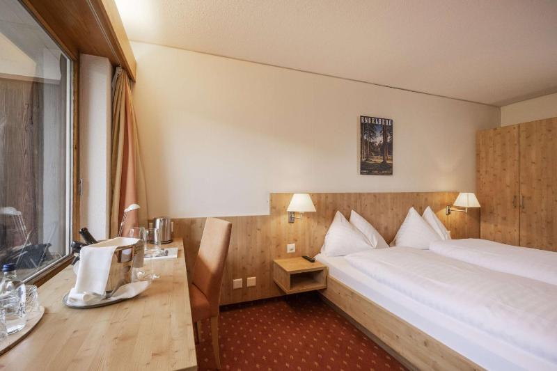 Double Room with Mountain View image 1