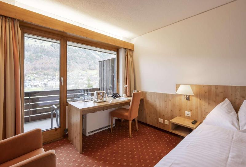 Double Room with Mountain View image 3