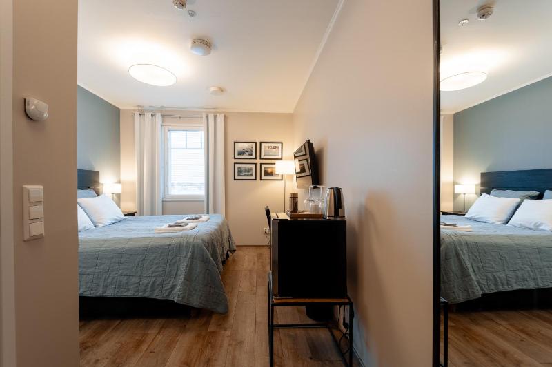 Standard Double Room image 3