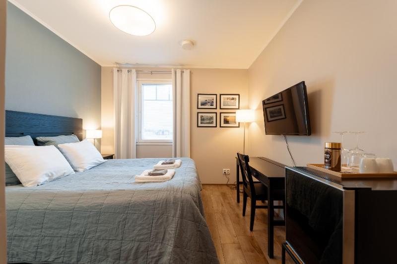 Standard Double Room image 2