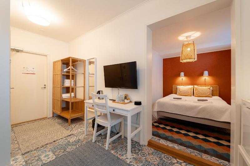 Standard Family Room image 1
