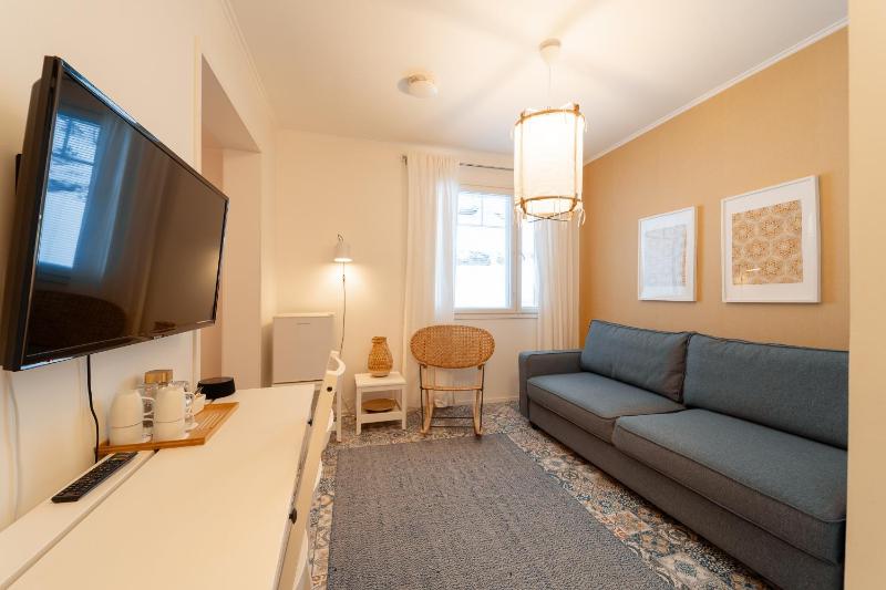 Standard Family Room image 4