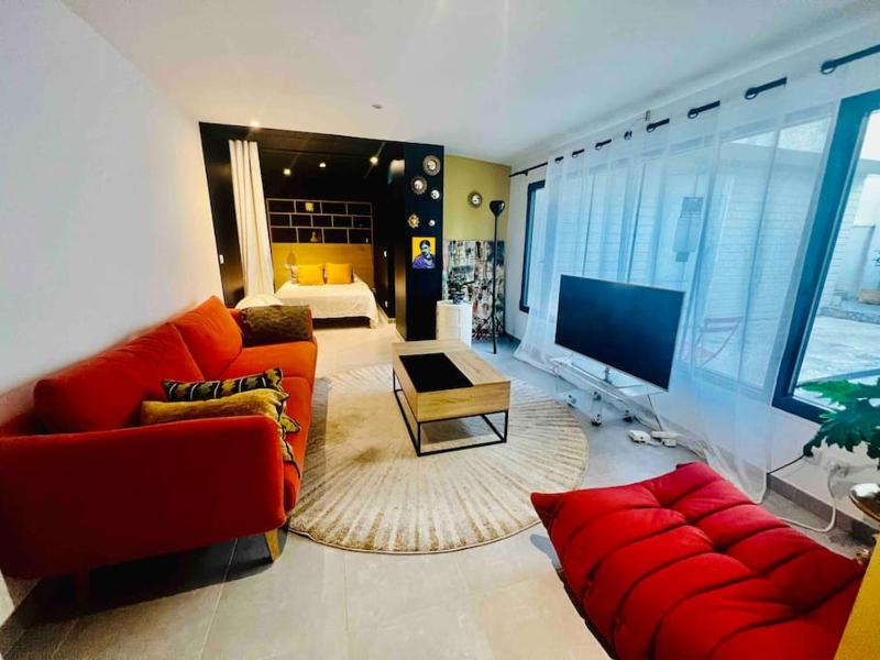 Appartement au calme avec terrasse , proche métro Images