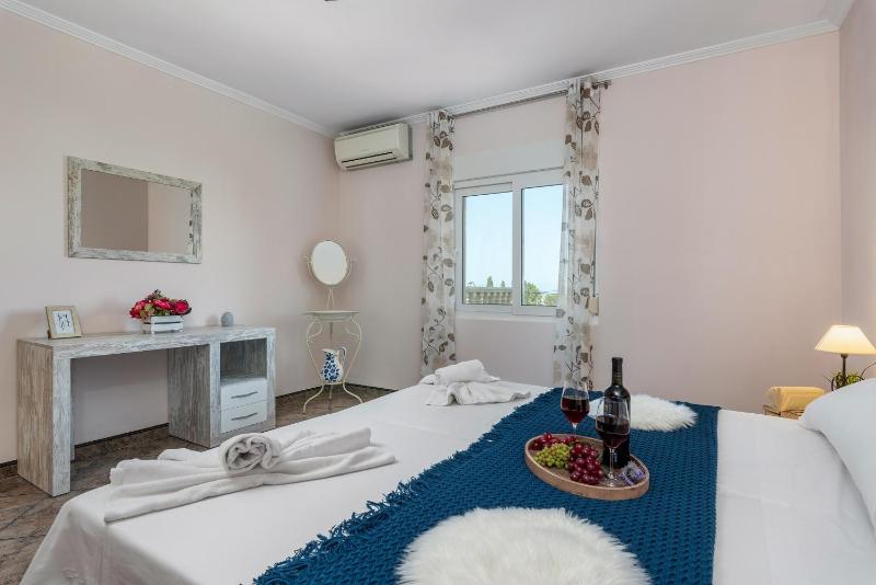 Villa Fina - PlusHolidays - image 3