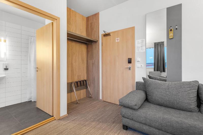 Triple Room with Free Gym Access image 4