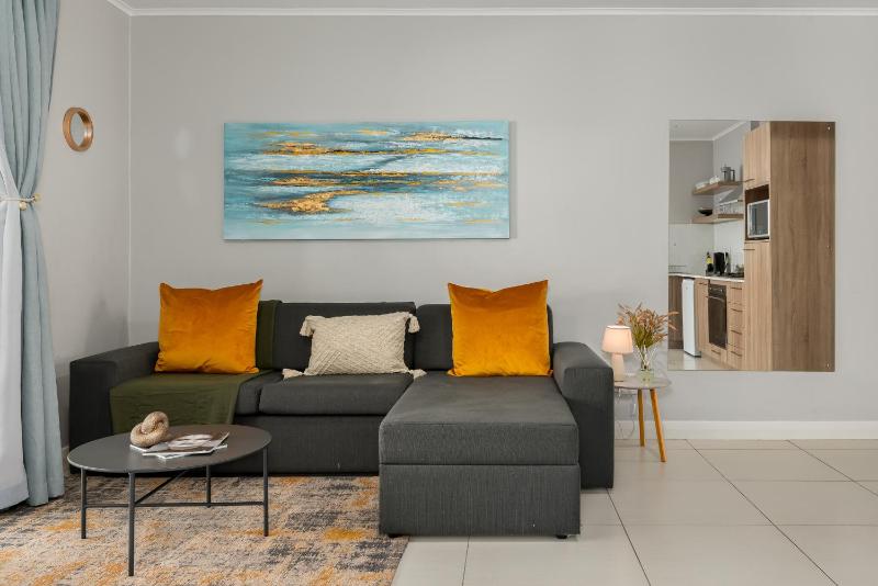 One-Bedroom Apartment image 4