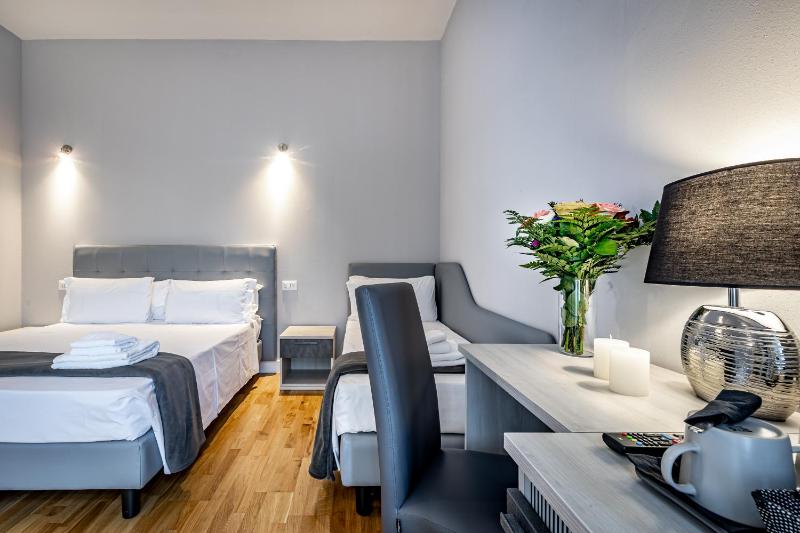 Triple Room with Private Bathroom image 2