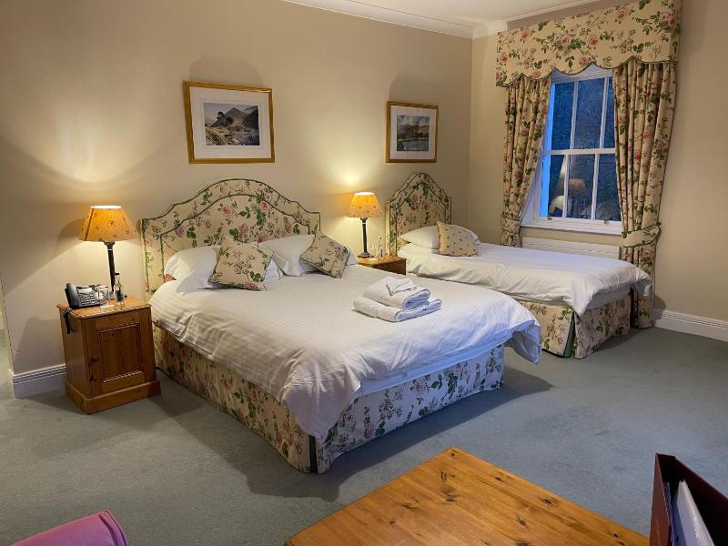 Triple Room with Lake View image 1