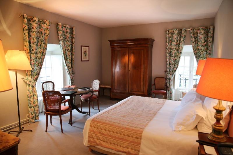 Deluxe Double Room image 3