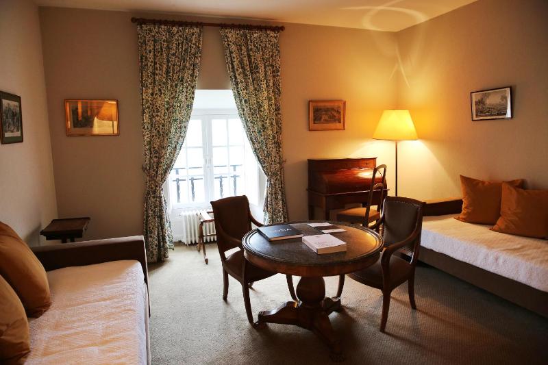 Deluxe Double Room image 2