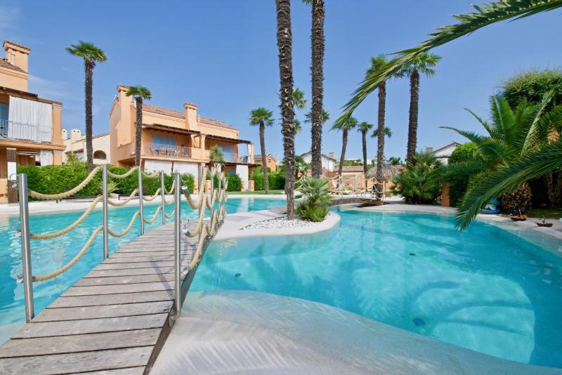 Laguna Village Apartments - image 12
