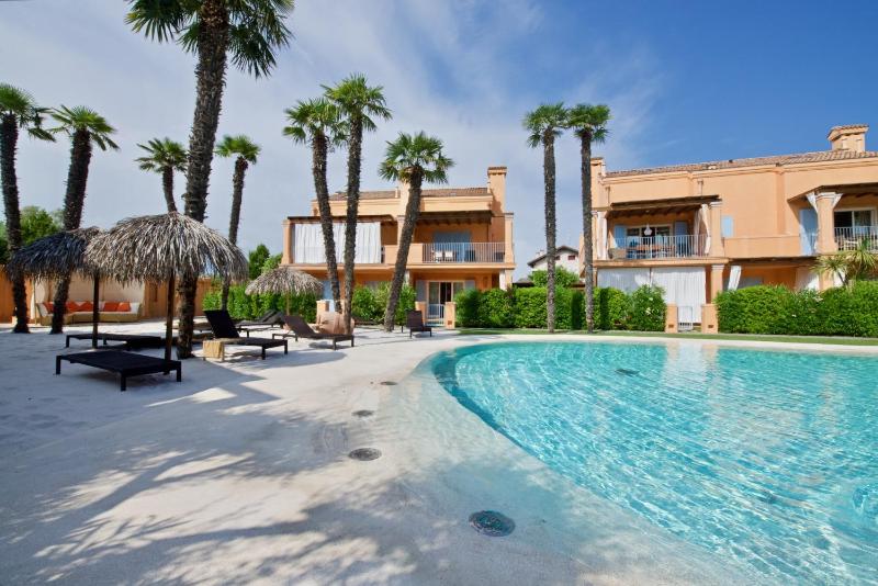 Laguna Village Apartments - image 2