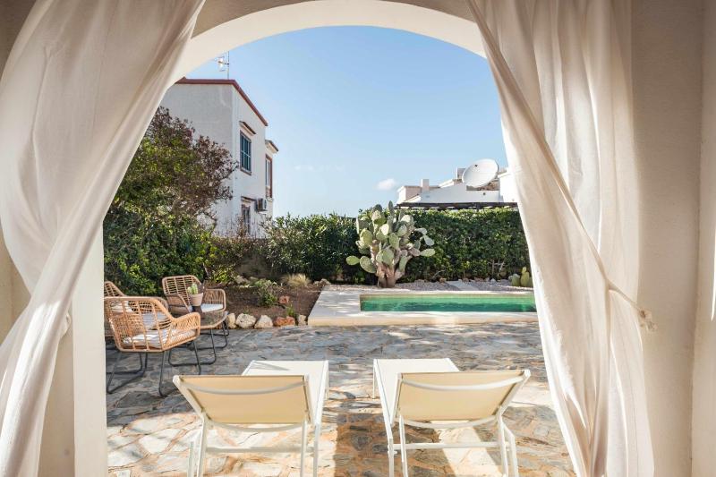 Tord | Villa con piscina y aire acondicionado! - image 13