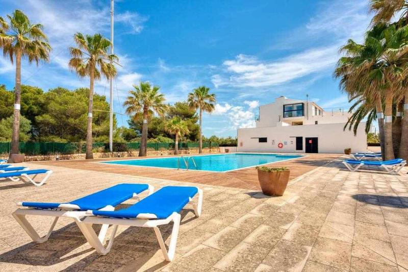 Apartamento con aire acondicionado y gran piscina! - image 7