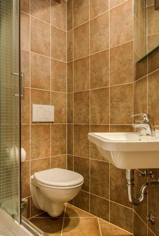 Double Room with Balcony image 3
