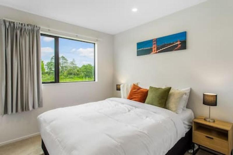 Urban Pulse Townhouse with parking - image 12