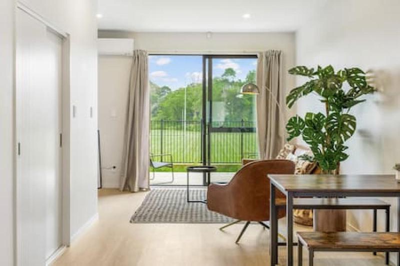 Urban Pulse Townhouse with parking - image 16