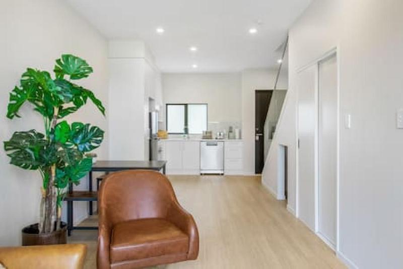 Urban Pulse Townhouse with parking - image 11