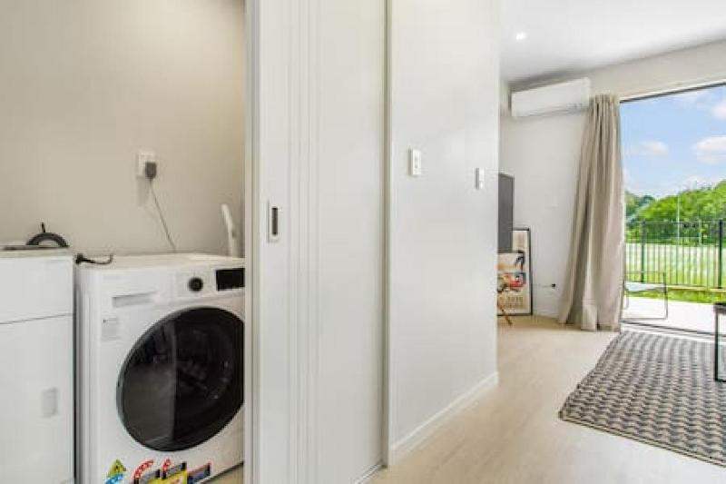 Urban Pulse Townhouse with parking - image 6