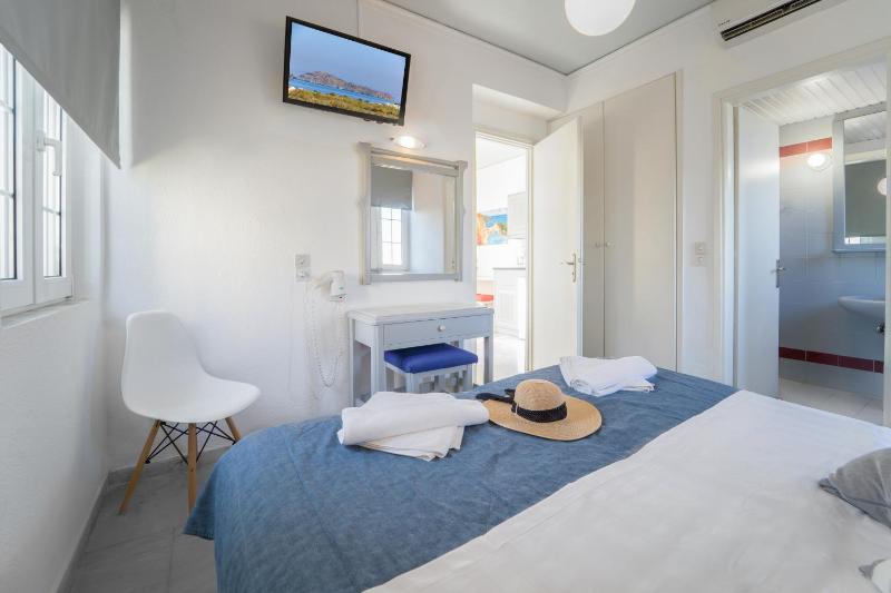 Apartment (2 Adults + 1 Child) image 3