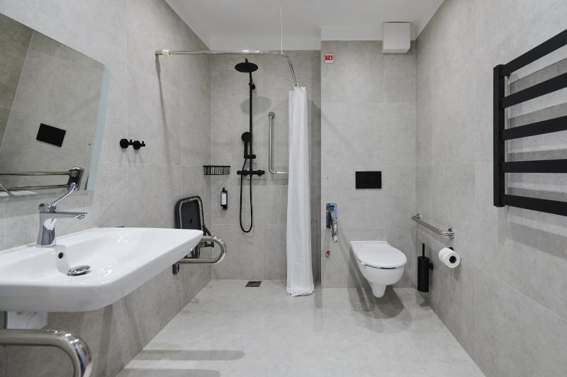 Standard Single Room with Walk-In Shower - Disabilty Access image 3