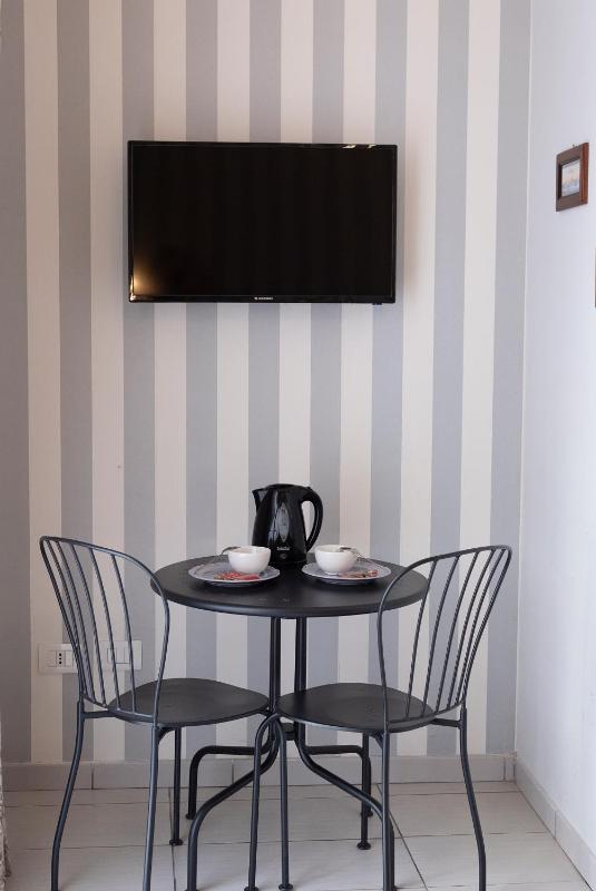 Double Room with Balcony image 2