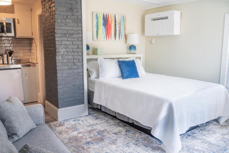 Deluxe Double or Twin Room with Sea View image 1