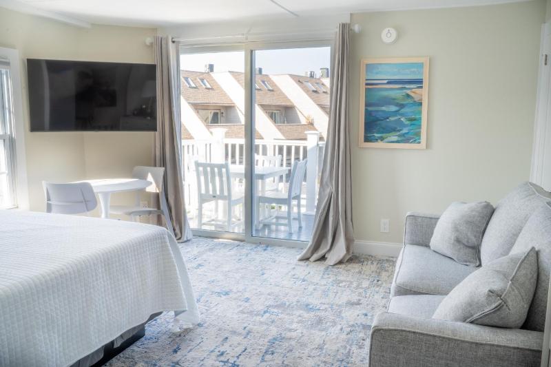 Deluxe Double or Twin Room with Sea View image 4