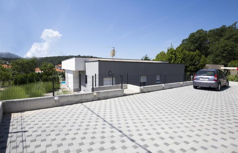 Three Bedroom holiday home  image 2