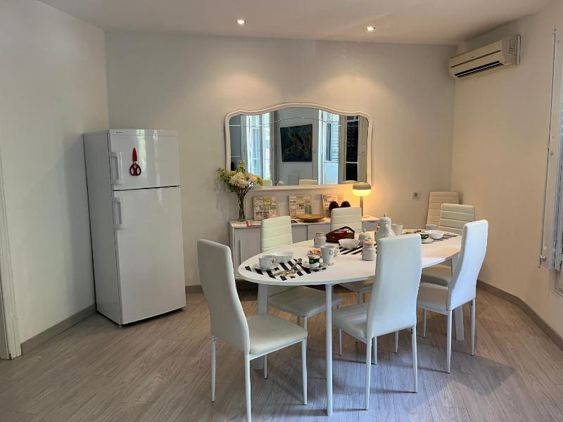 Sagrada Familia Apartment for 6-9 people image 4