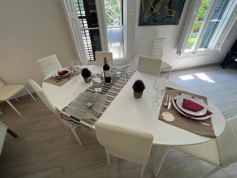 Sagrada Familia Apartment for 6-9 people image 2
