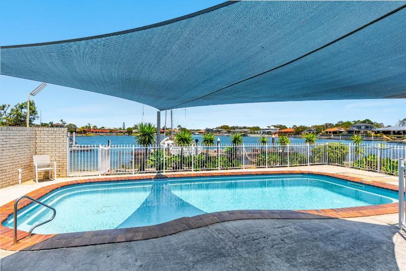 Peninsula Court Unit 1 - Waterfront Holiday Apartment with Pool & River Views - Holiday Yamba - image 11