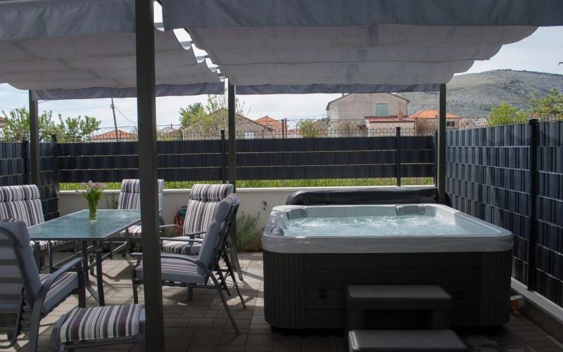Apartments with hot tub Trogir - 22015 - image 12