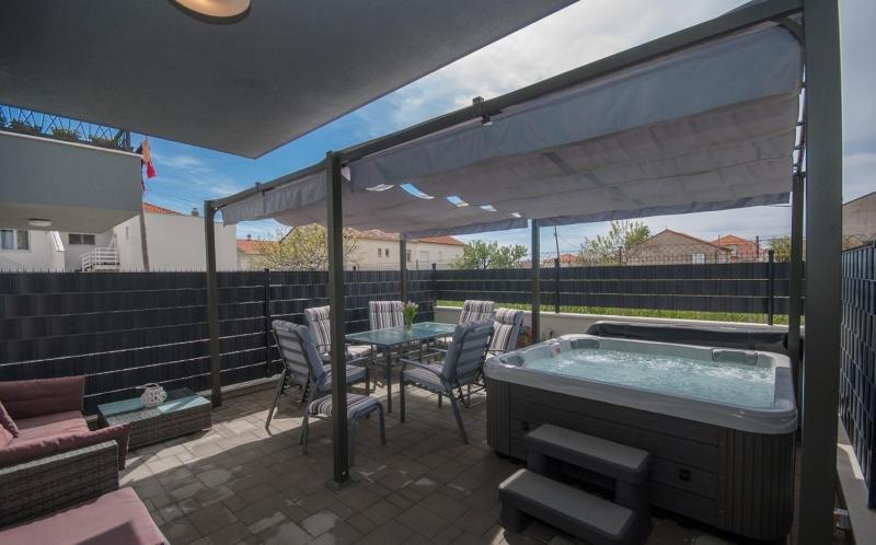 Apartments with hot tub Trogir - 22015 - image 13
