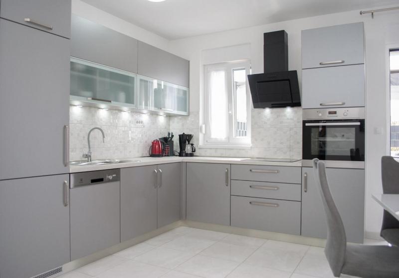 Apartments with hot tub Trogir - 22015 - image 10