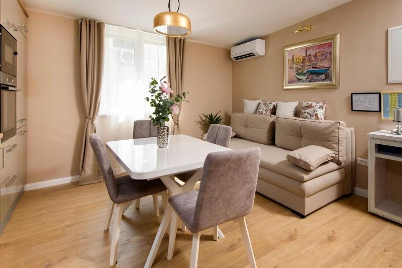 Apartments by the sea Split - 22059 - image 3
