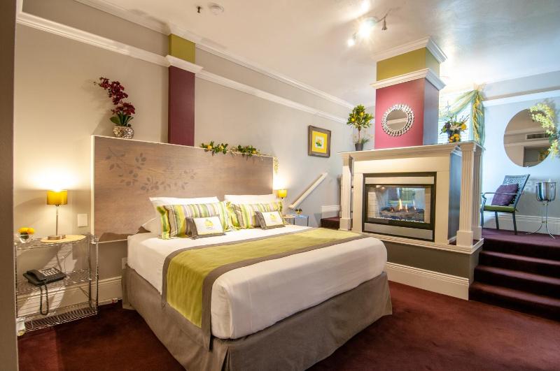 Deluxe Double Room with Sea View image 1
