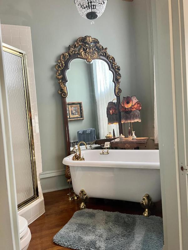 King Suite image 4