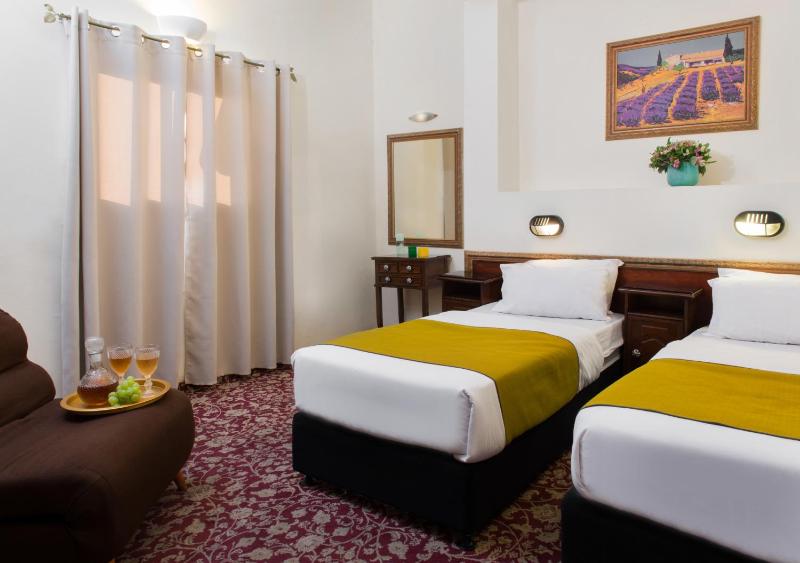 Double or Twin Room image 2