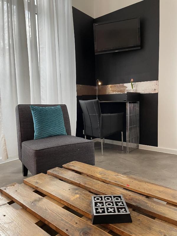 One-Bedroom Suite image 3