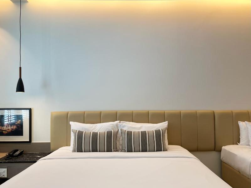 Nitarn Family Room image 3
