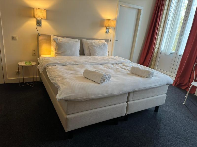 Double Room image 1