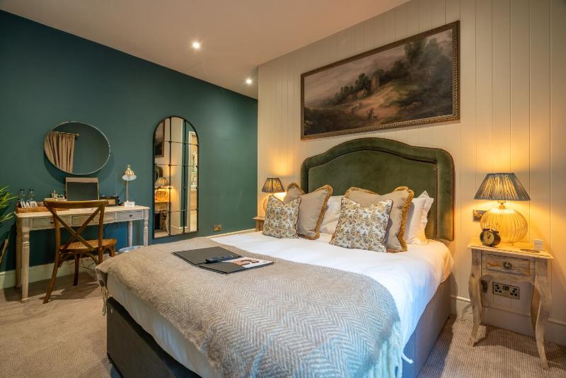 Deluxe Double Room image 4
