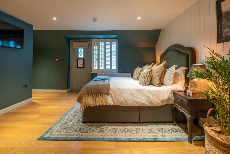 Family Room with Bathroom image 1