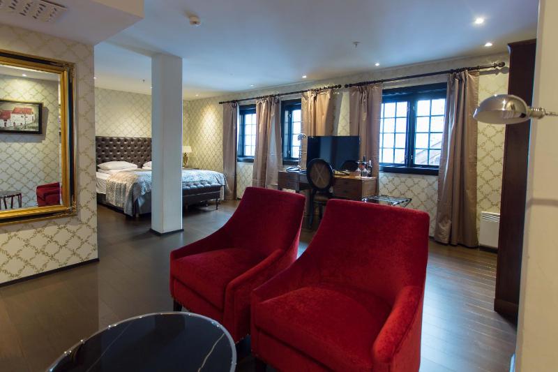 Junior Suite image 2