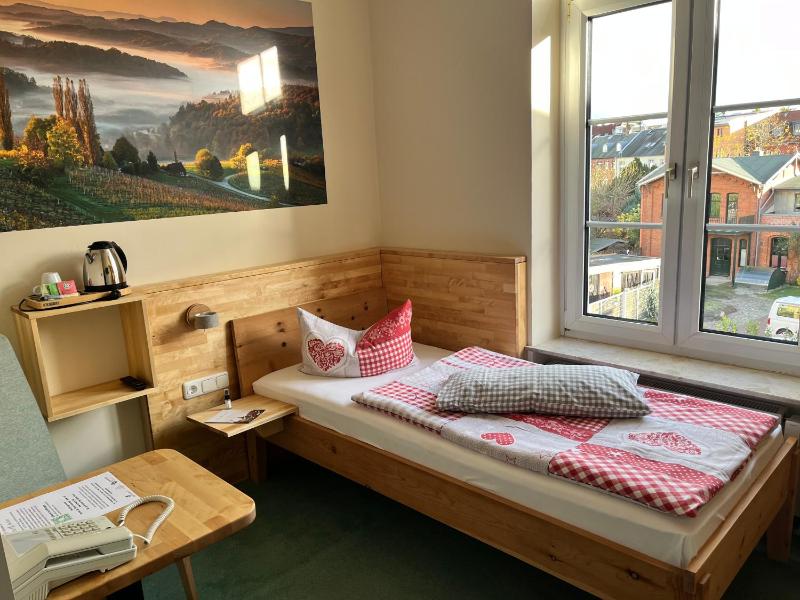 Single Room - Courtyard Side image 1