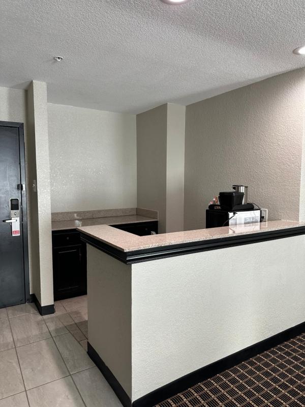 Executive Suite image 3